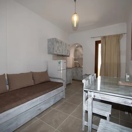 Orfeas Aparthotel Kamári