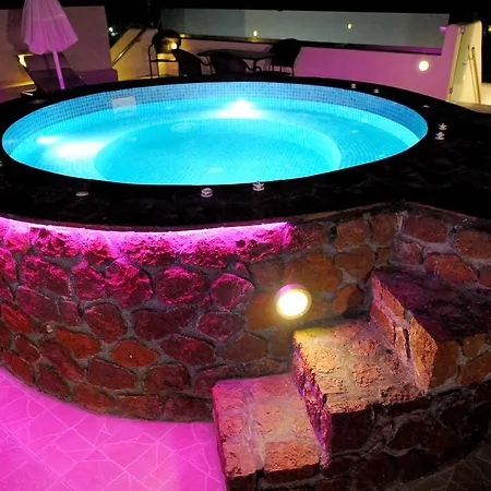 Aparthotel Orfeas 3*
